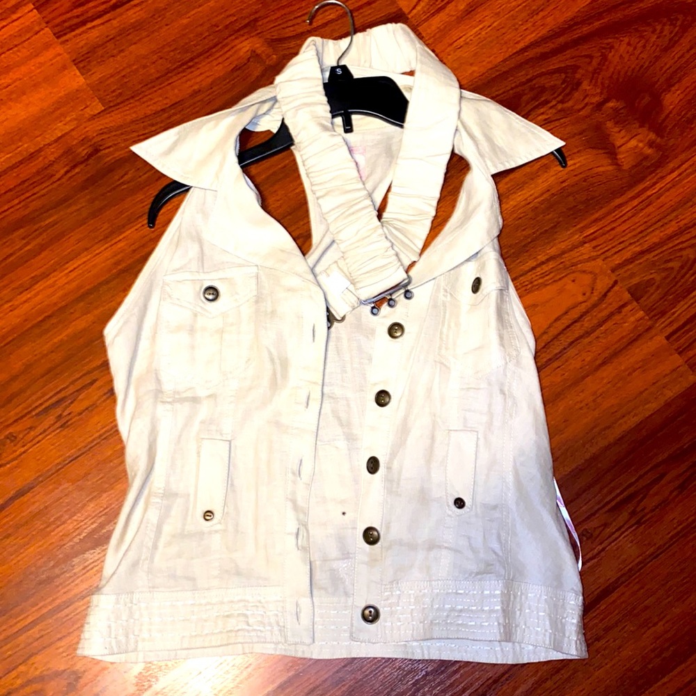 Vest with belt